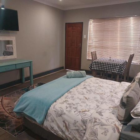 Wisteria Lane Guesthouse Postmasburg Εξωτερικό φωτογραφία