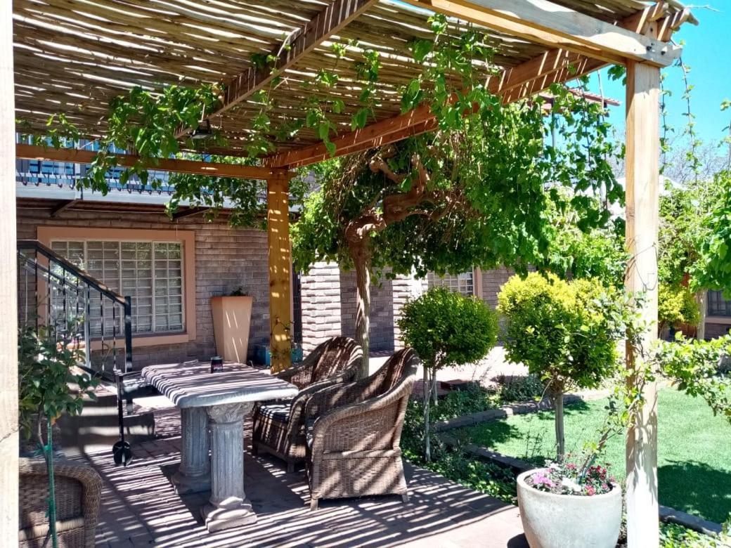 Wisteria Lane Guesthouse Postmasburg Εξωτερικό φωτογραφία