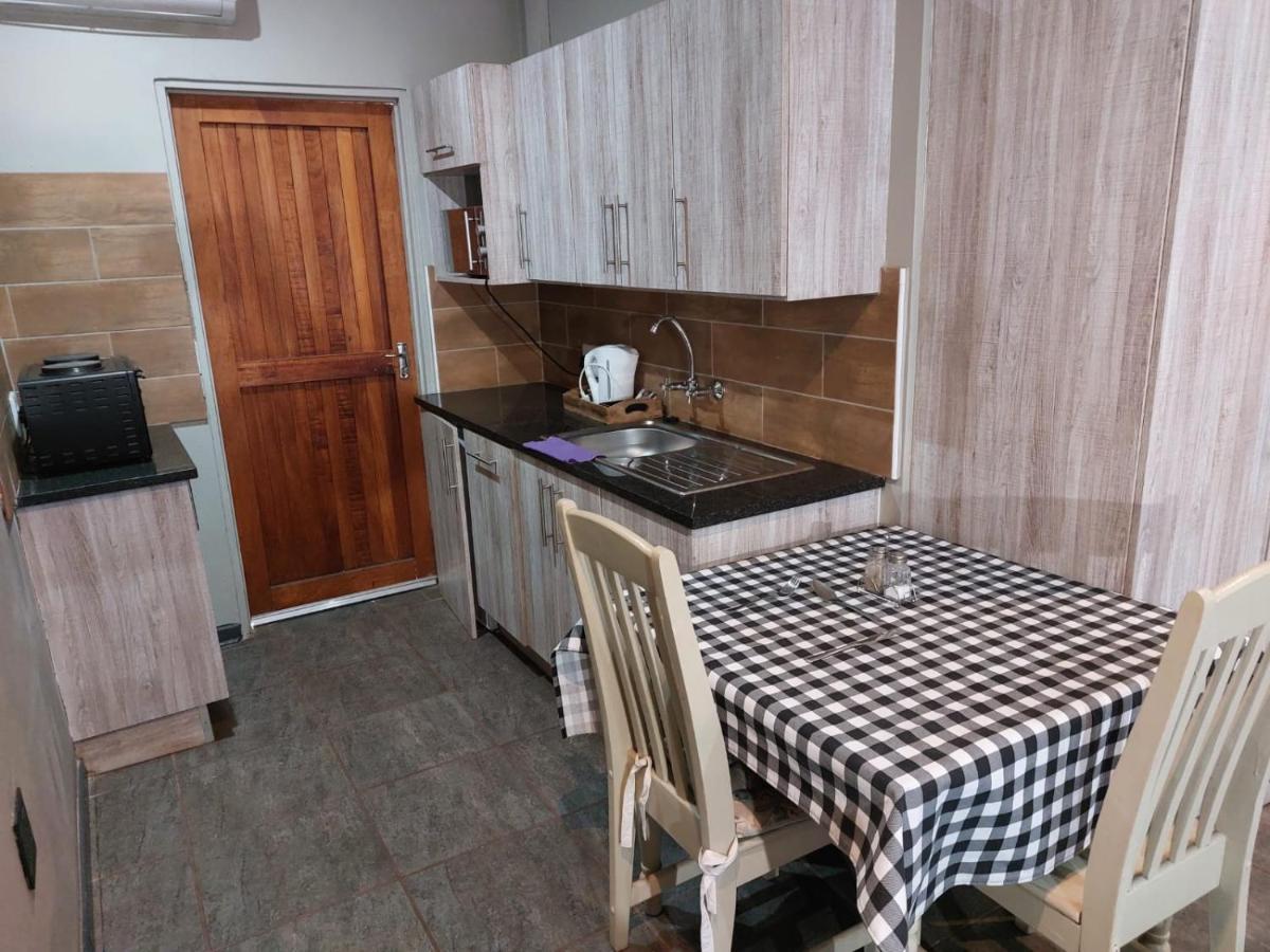 Wisteria Lane Guesthouse Postmasburg Εξωτερικό φωτογραφία