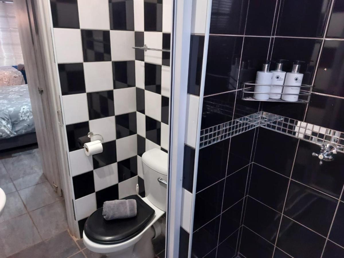 Wisteria Lane Guesthouse Postmasburg Εξωτερικό φωτογραφία