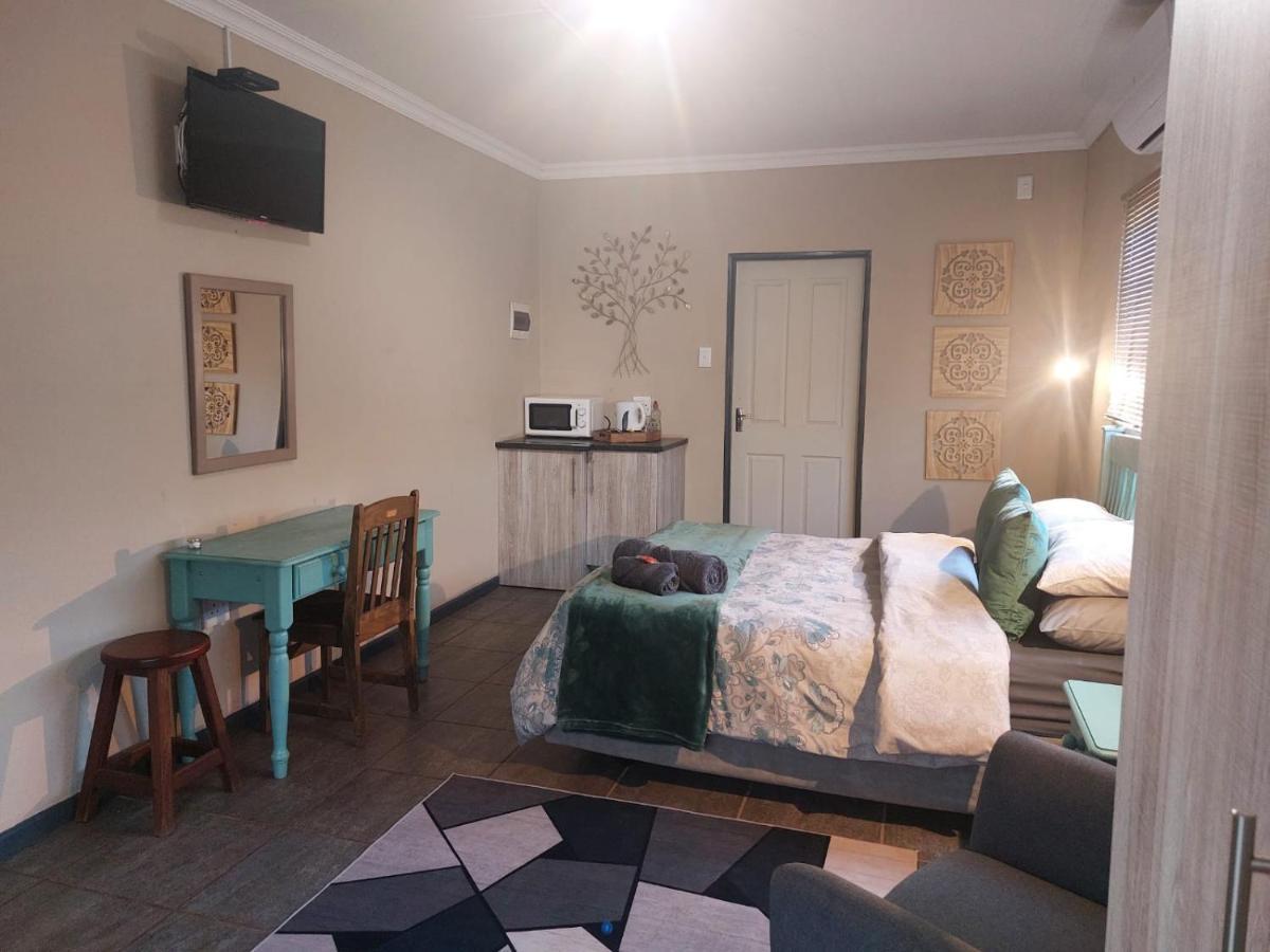 Wisteria Lane Guesthouse Postmasburg Εξωτερικό φωτογραφία