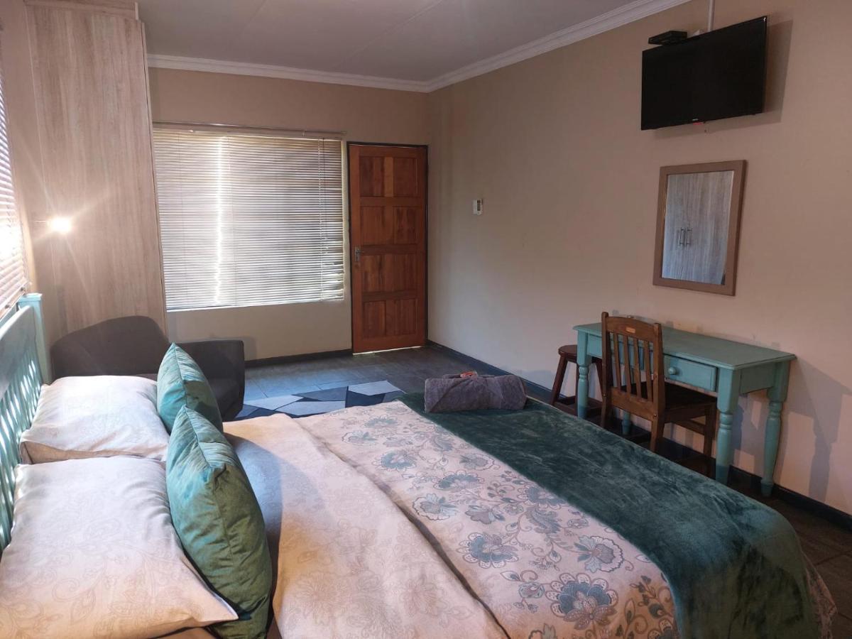 Wisteria Lane Guesthouse Postmasburg Εξωτερικό φωτογραφία