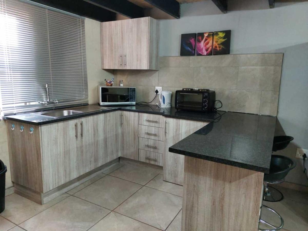 Wisteria Lane Guesthouse Postmasburg Εξωτερικό φωτογραφία