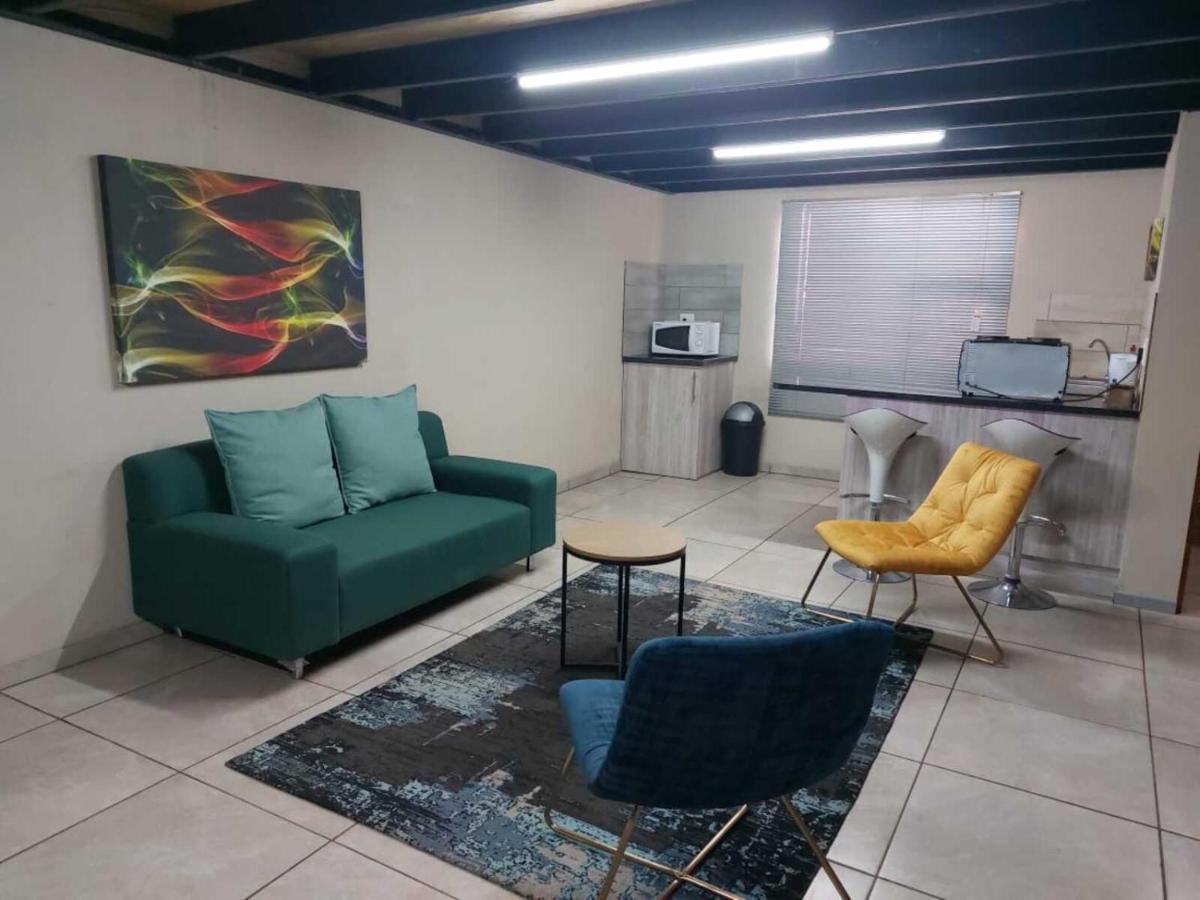 Wisteria Lane Guesthouse Postmasburg Εξωτερικό φωτογραφία