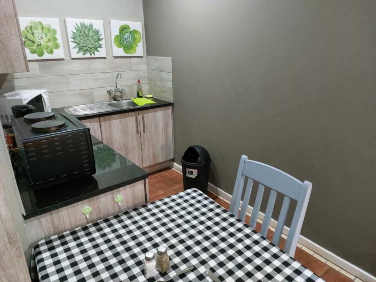 Wisteria Lane Guesthouse Postmasburg Εξωτερικό φωτογραφία