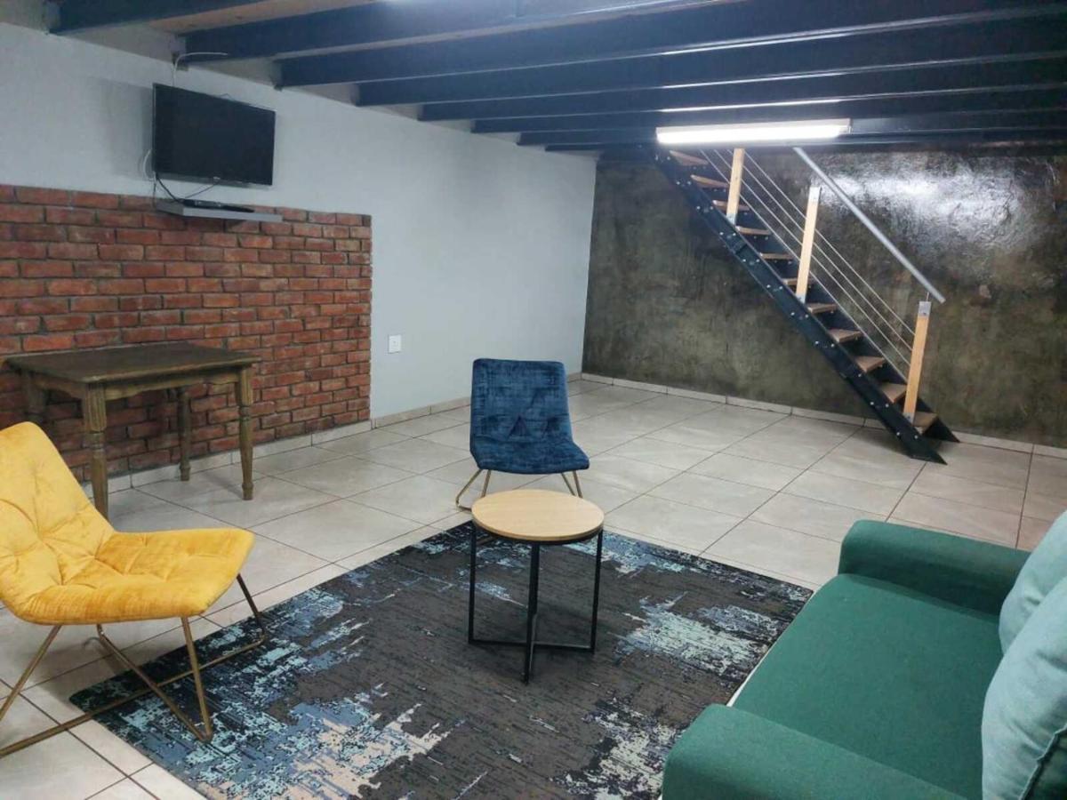 Wisteria Lane Guesthouse Postmasburg Εξωτερικό φωτογραφία